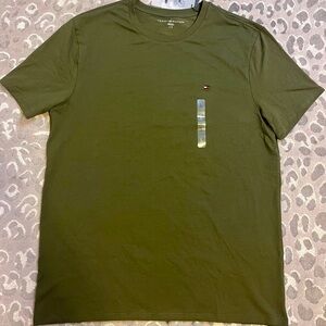 Tommy Hilfiger large tshirt short sleeve Olive green